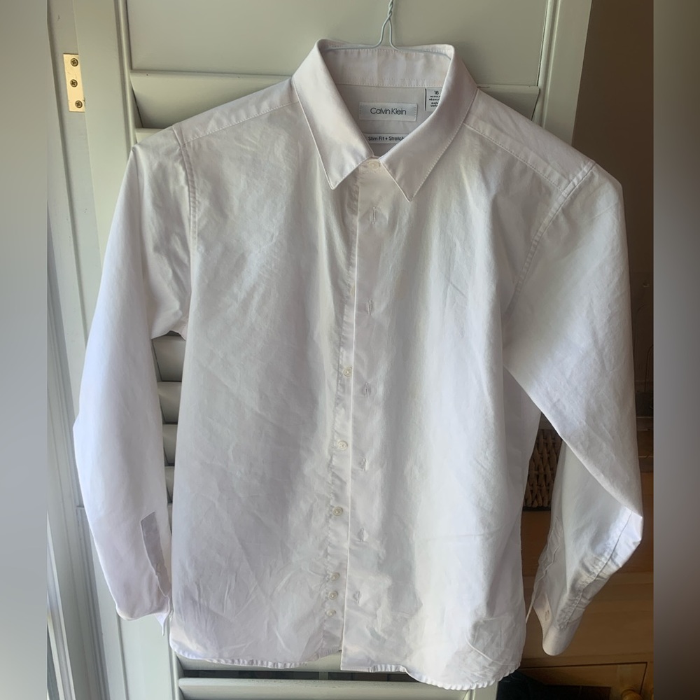 Calvin Klein boys size 16 white button down slim fit shirt